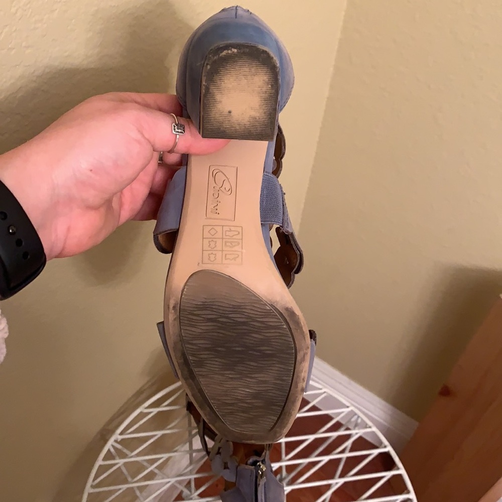 Heels - Picture 5 of 5